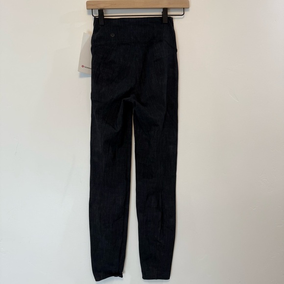 LULULEMON here to the HR pant 7/8 grey NWT - Picture 7 of 10